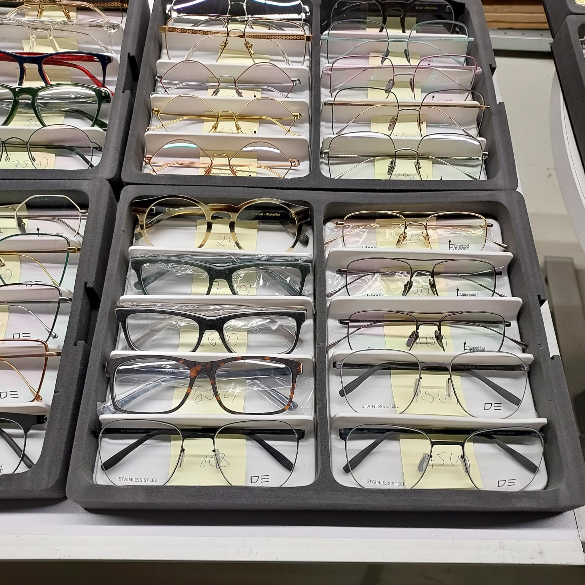 Düsseldorf Eyewear – Ca. 25.000 Stück Korrektionsfassungen Großhandelsposten