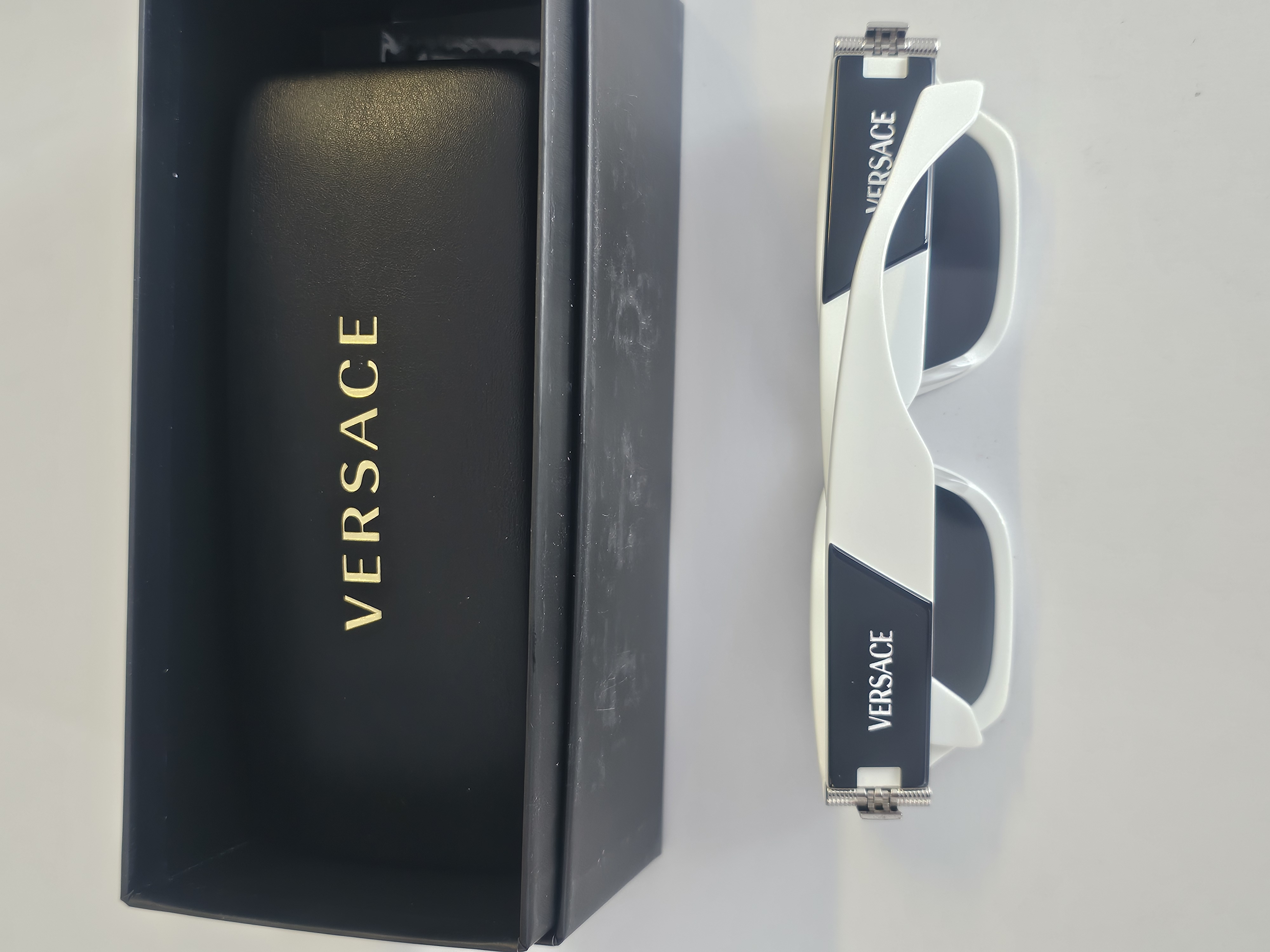 Original Versace Sonnenbrillen Posten – 3 Stück – mit Etuis & Modellnummern NEU