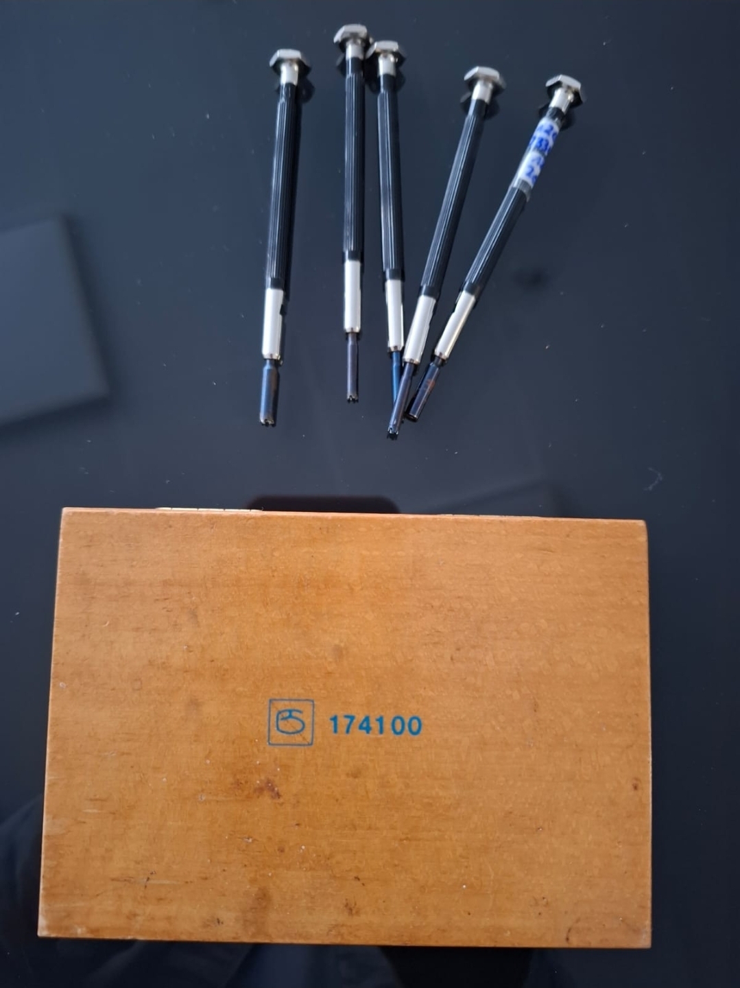 B&S Optiker Mutternschlüssel-Set – 10-teilig im Holzkasten – Ansicht 2