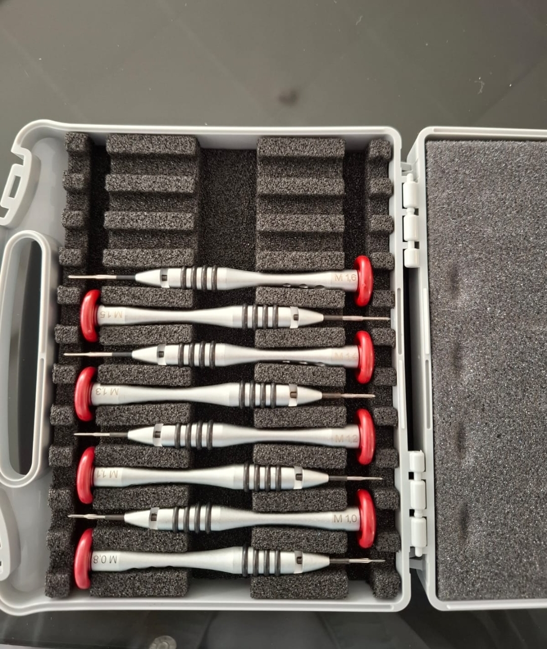 Optiker Gewindeschneider Set – 8-teilig im Koffer