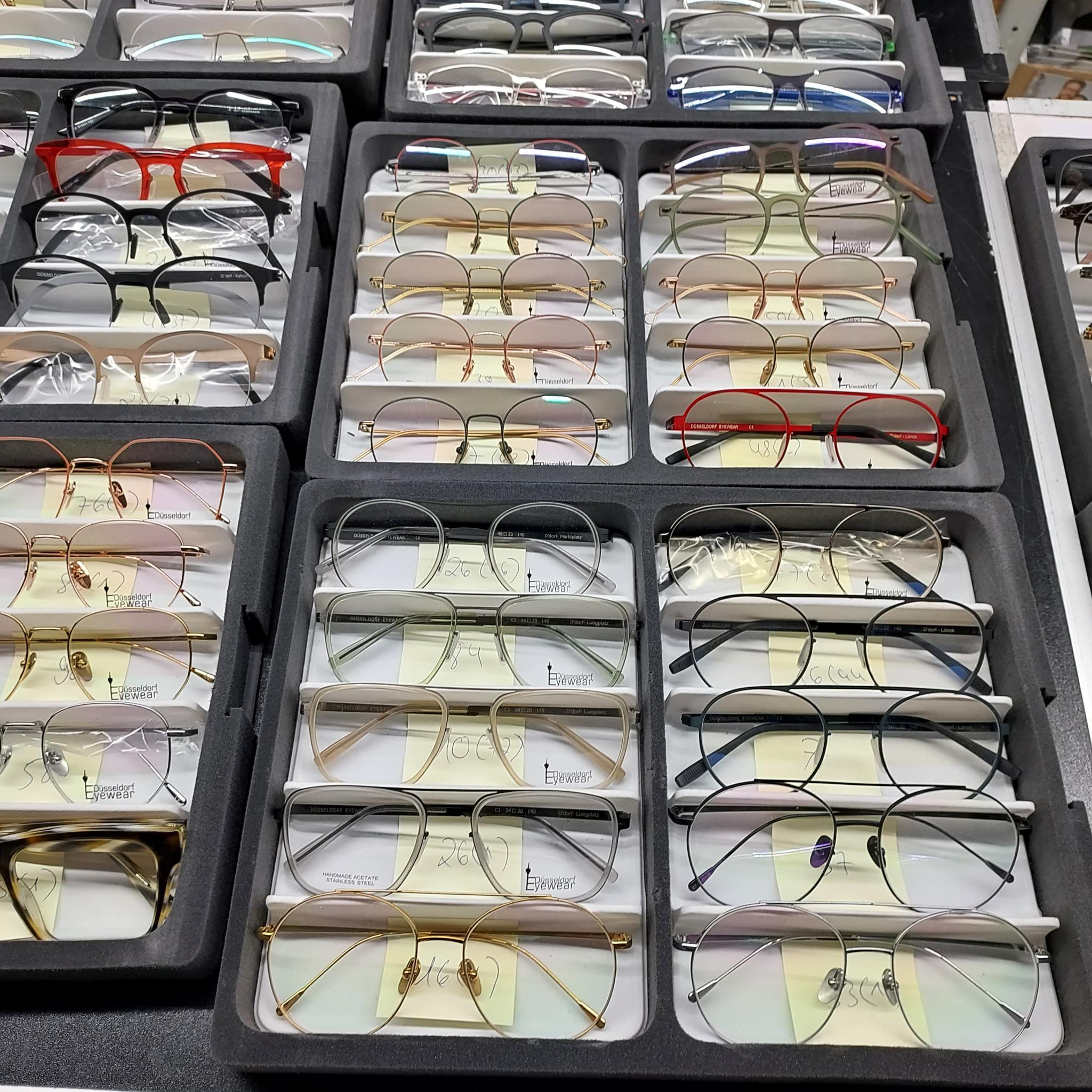 Düsseldorf Eyewear – Ca. 25.000 Stück Korrektionsfassungen Großhandelsposten