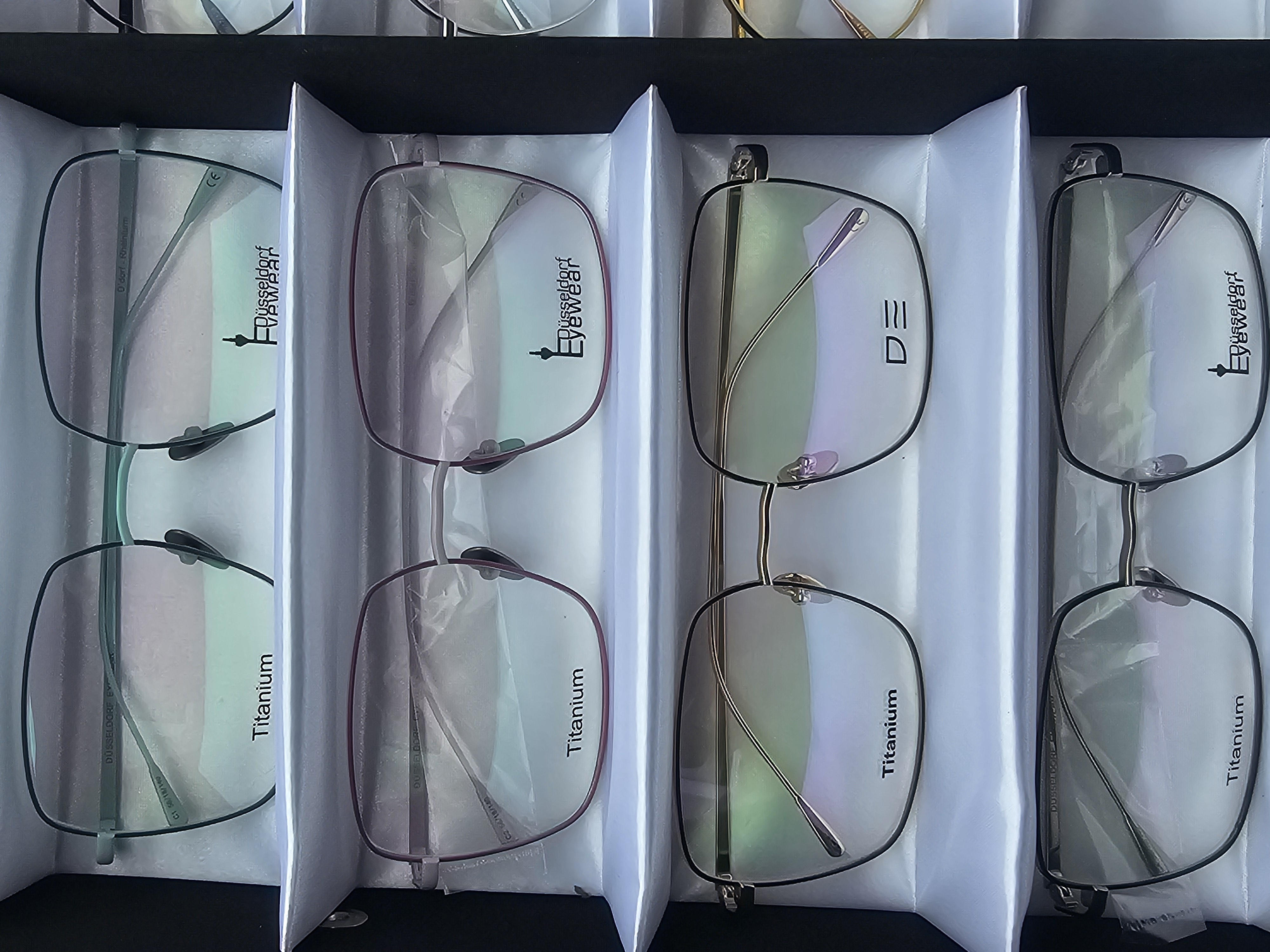 Düsseldorf Eyewear – Brillenbestand Posten Nr. 3 Neu – Ansicht 3