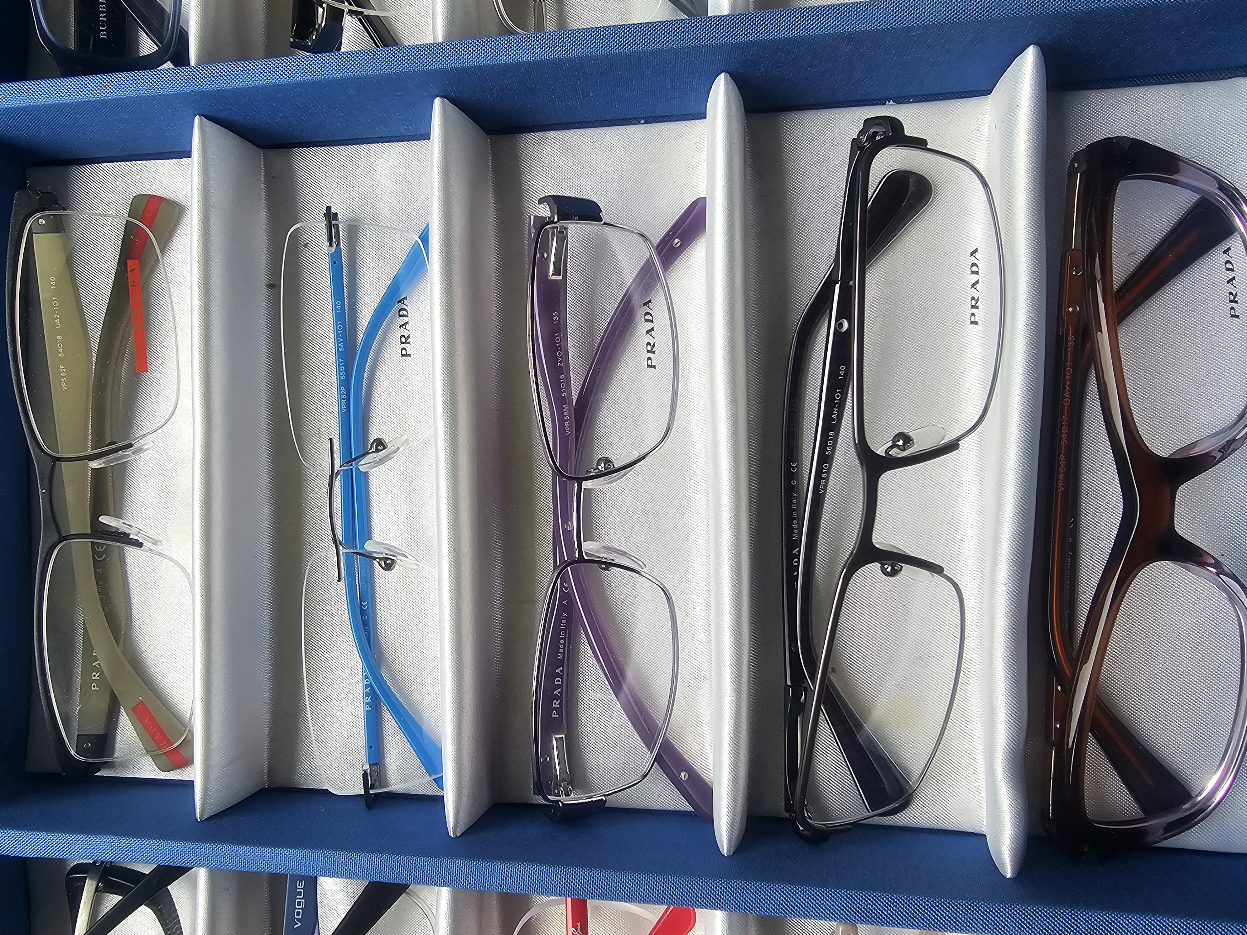 12 Designer-Brillen Porsche Design, Vogue Eyewear, Ray-Ban, Prada, Burberry, Giorgio Armani – NEU Stück 25€