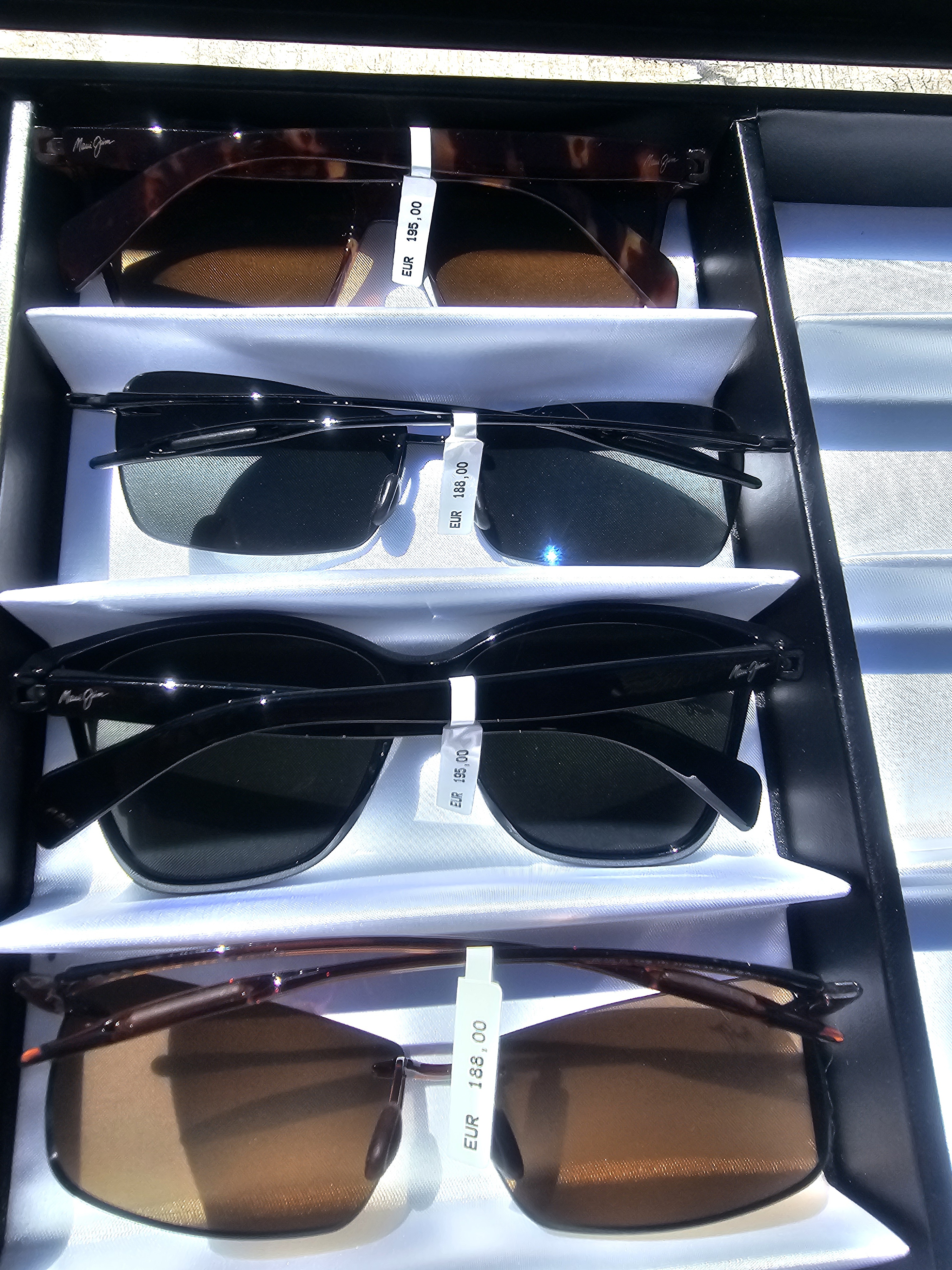 8X Maui Jim Sonnenbrillen 😎 – Neu & ungetragen UVP 1553€ Stückpreis 33€