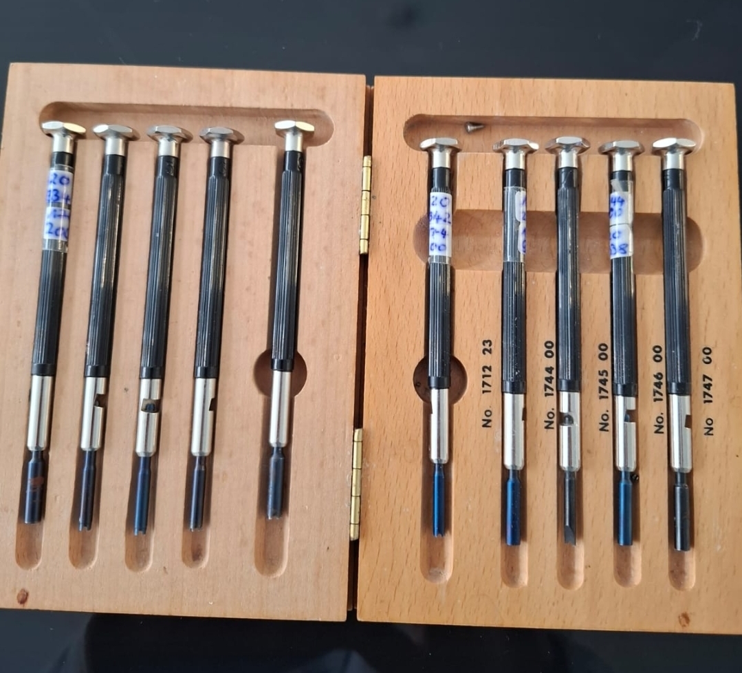 B&S Optiker Mutternschlüssel-Set – 10-teilig im Holzkasten