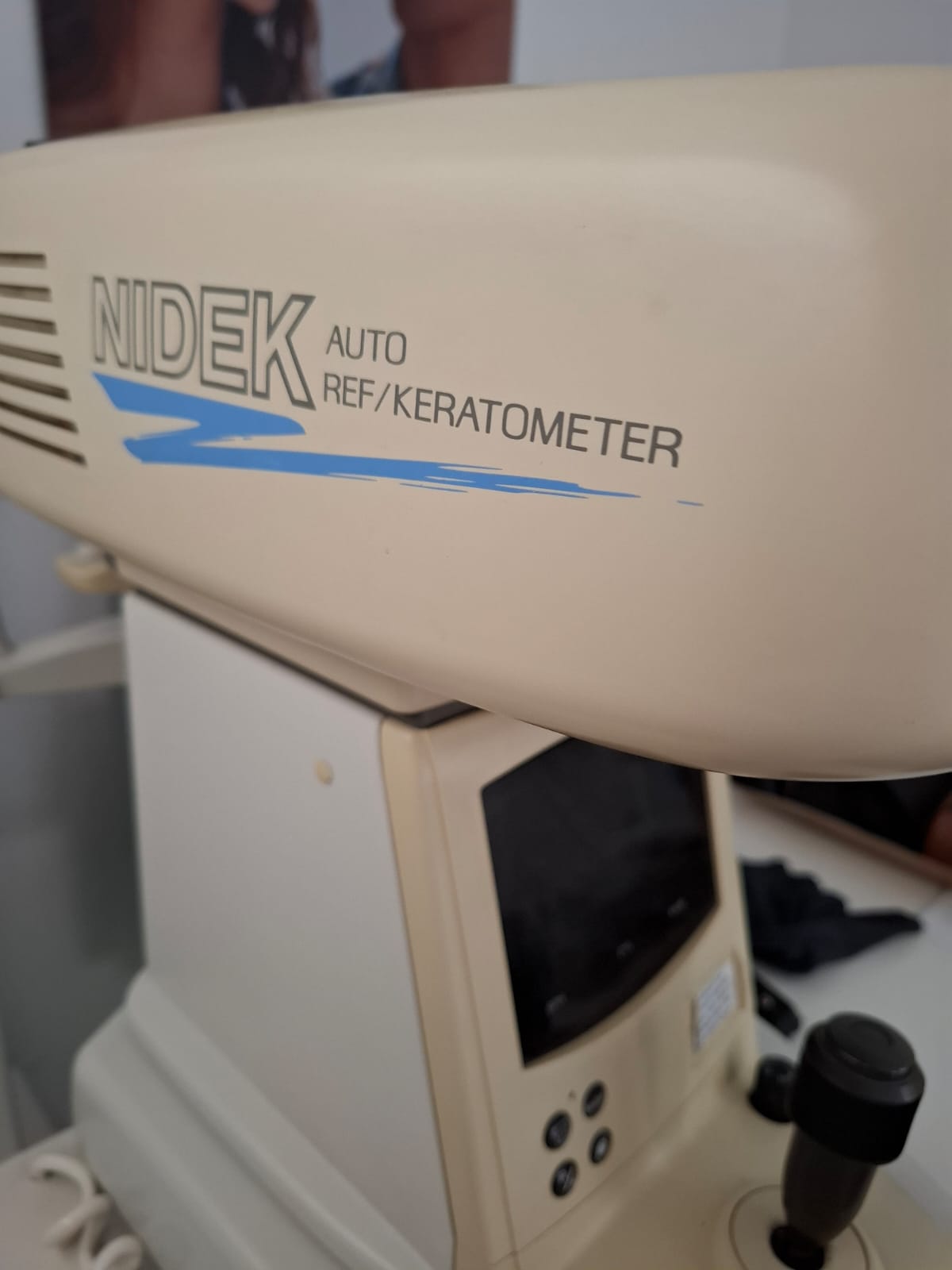 NIDEK ARK-700 Auto-Refraktometer/Keratometer – voll funktionsfähig – Ansicht 4