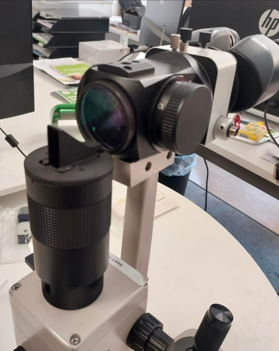 NIDEK SL-1600 Spaltlampe – 5-stufige Vergrößerung – 10× & 16× Okulare – Ansicht 7