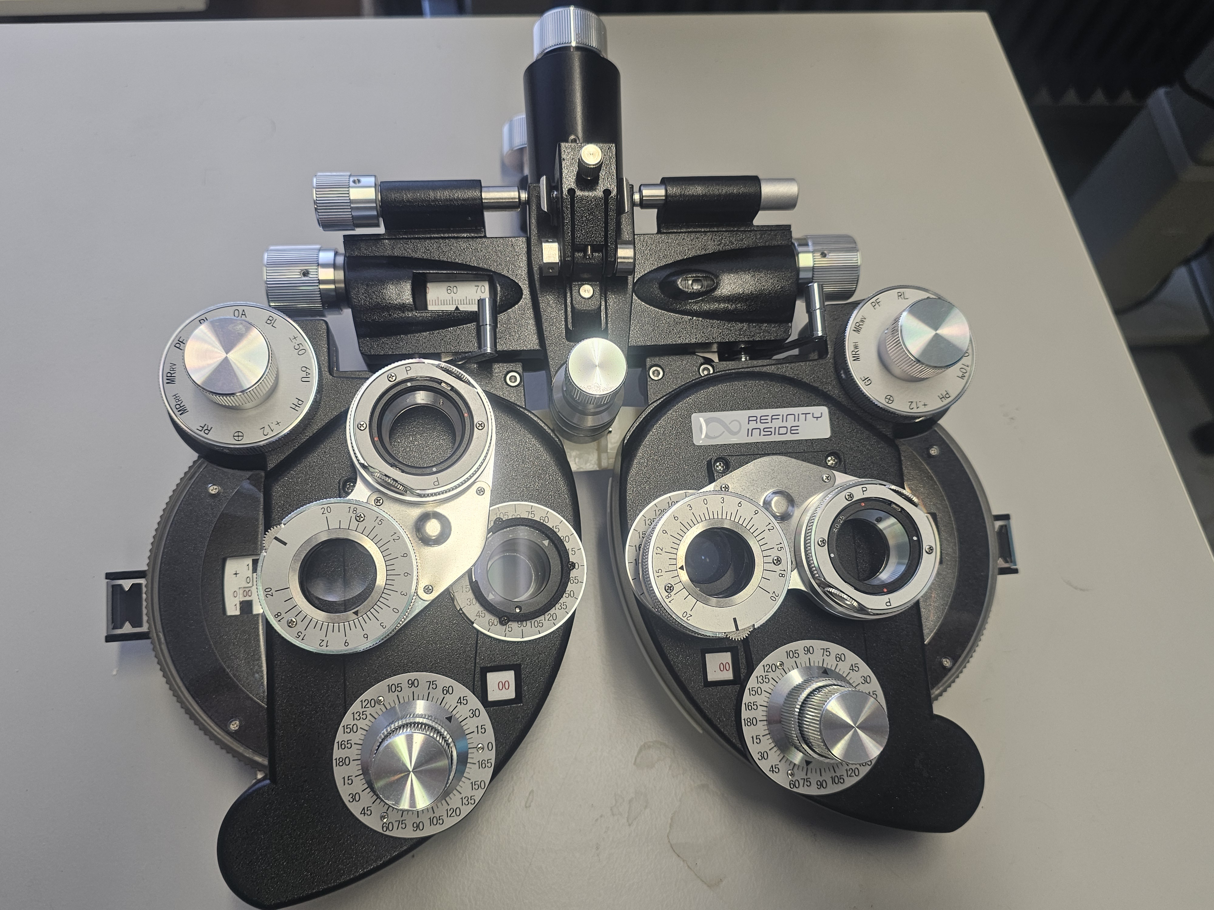 Manueller Phoropter YEASN SLY-100 – für Refraktion und 3D-Sehtests geeignet