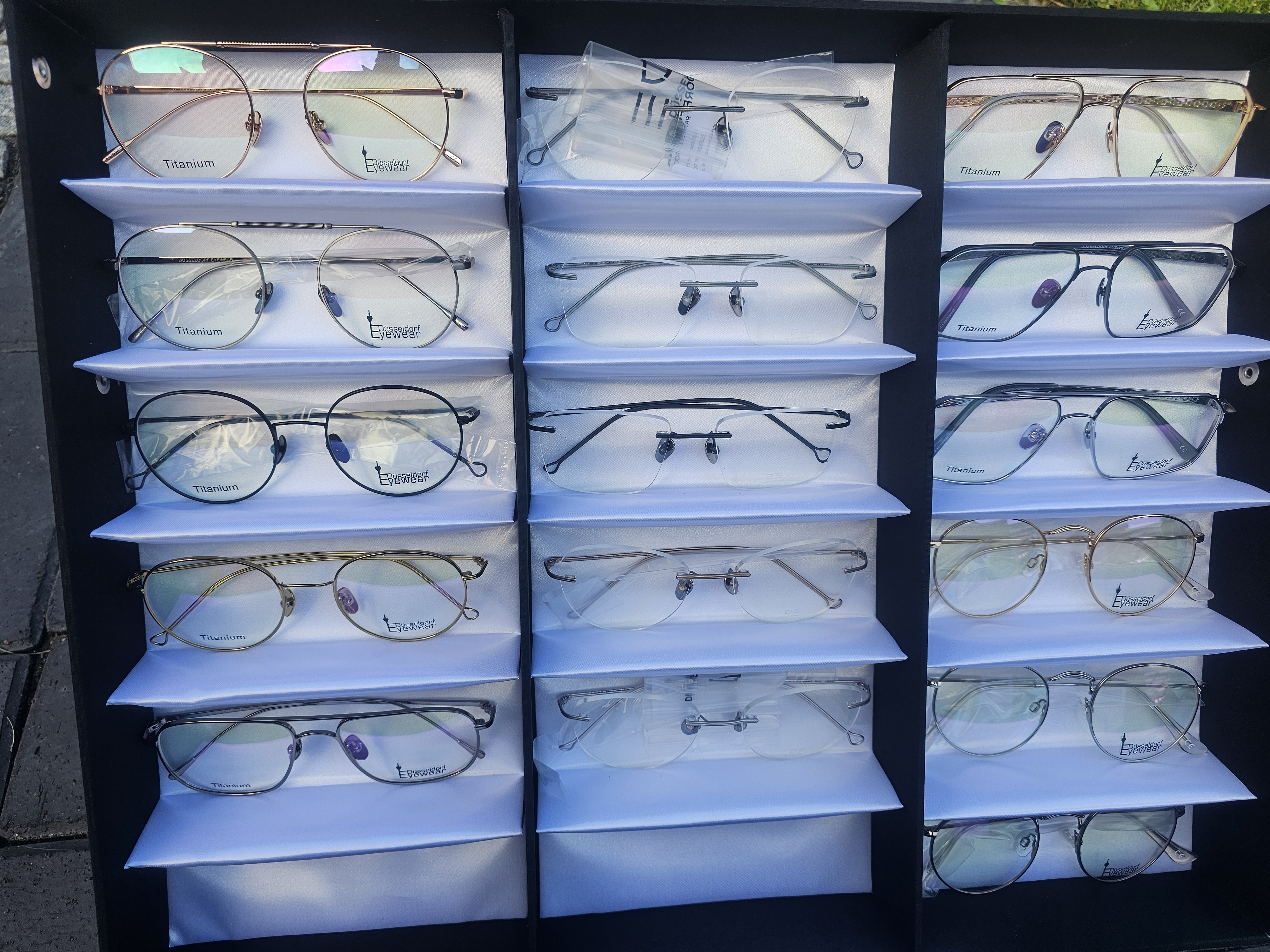 Düsseldorf Eyewear –Brillenbestand Neu Posten Nr 1 – Ansicht 2