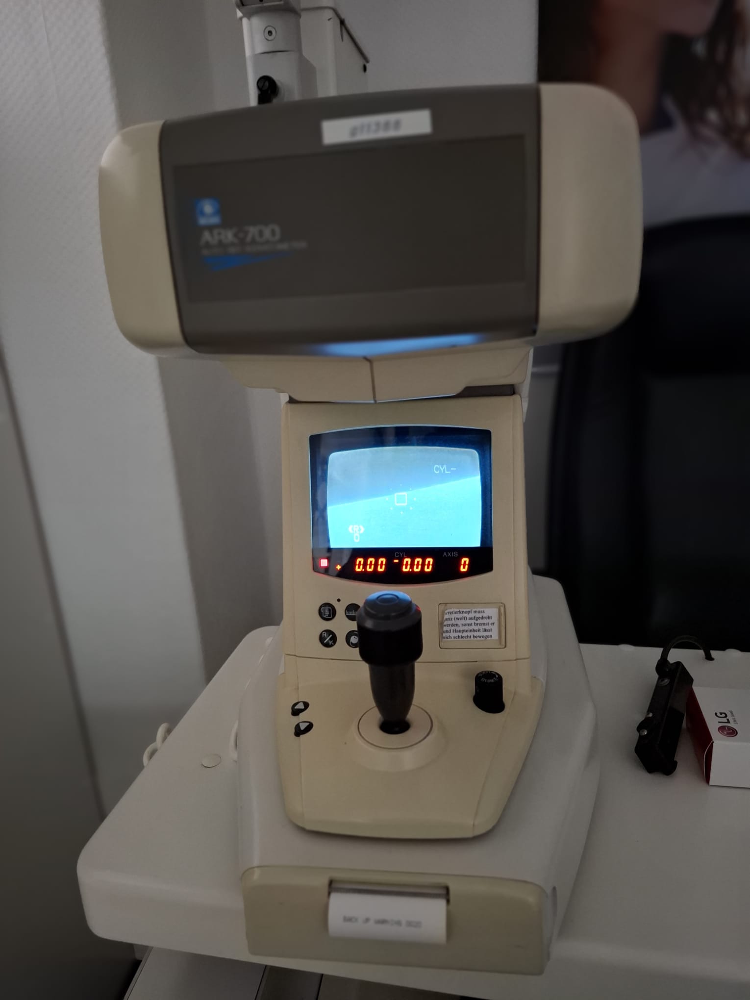 NIDEK ARK-700 Auto-Refraktometer/Keratometer – voll funktionsfähig – Ansicht 5