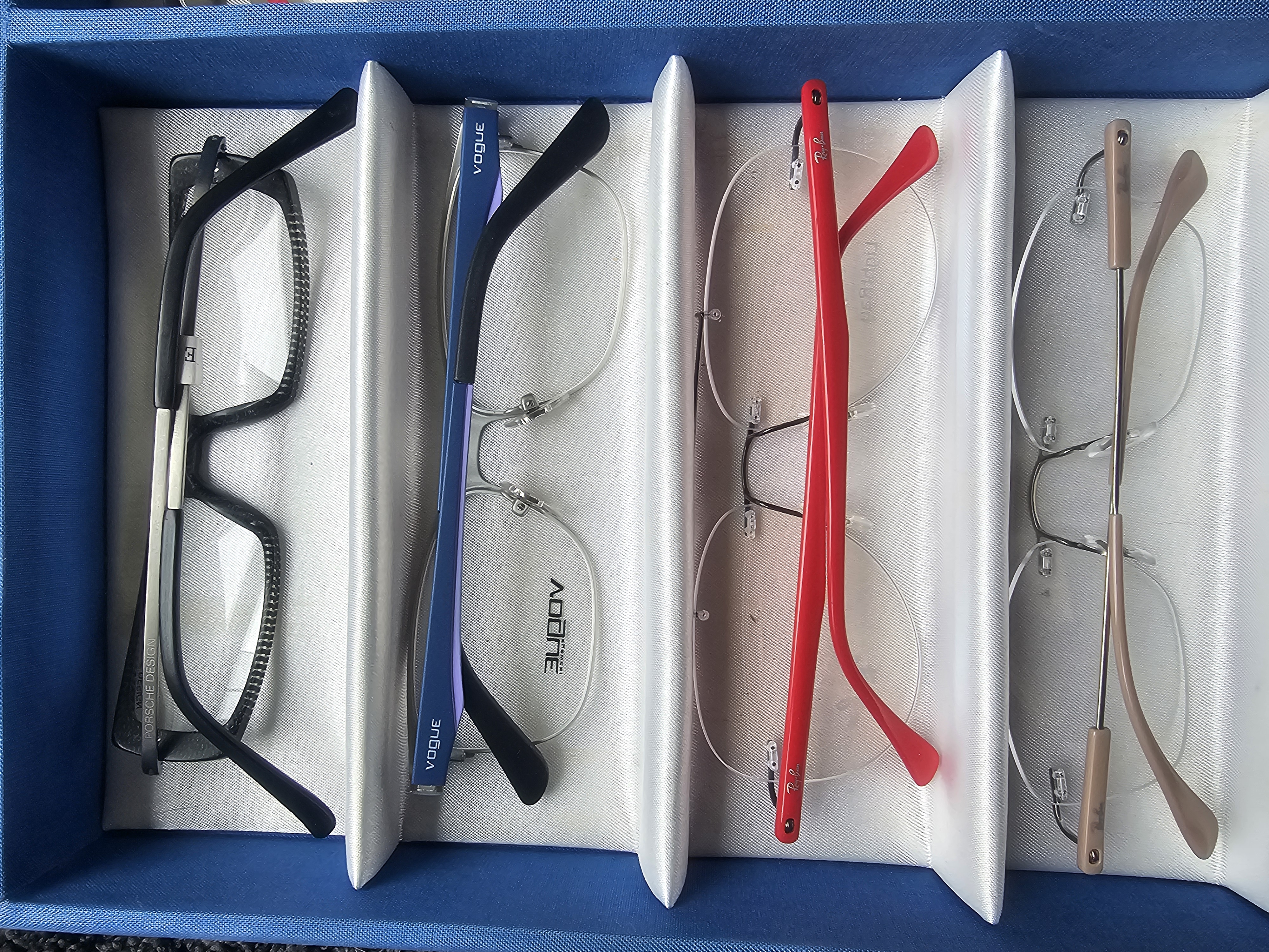 12 Designer-Brillen Porsche Design, Vogue Eyewear, Ray-Ban, Prada, Burberry, Giorgio Armani – NEU Stück 25€