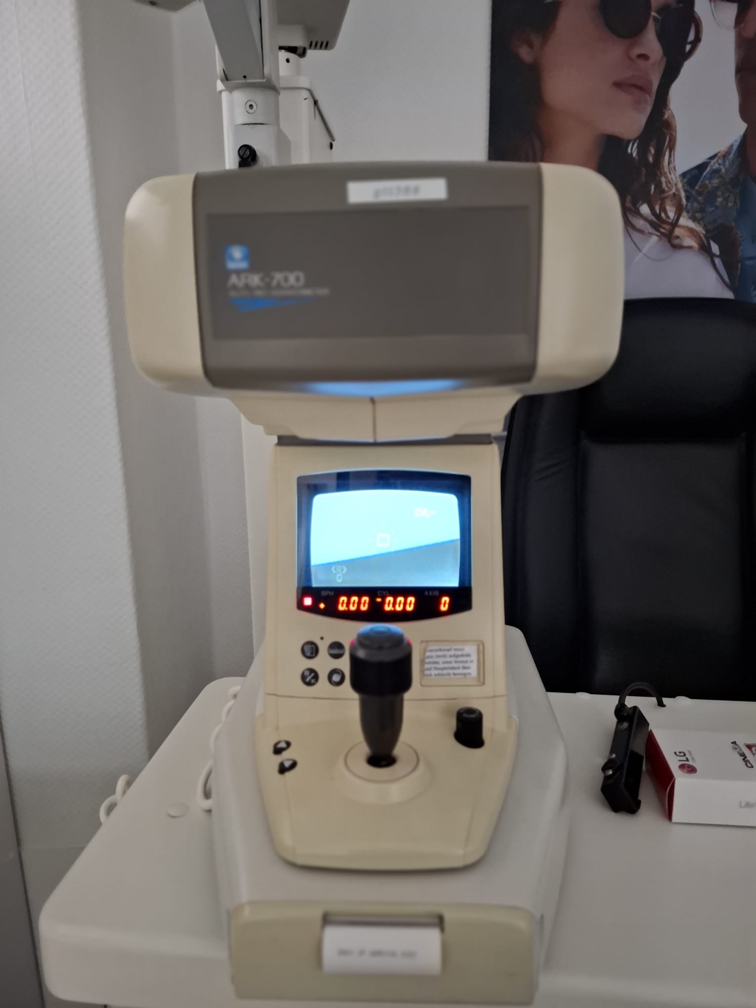 NIDEK ARK-700 Auto-Refraktometer/Keratometer – voll funktionsfähig