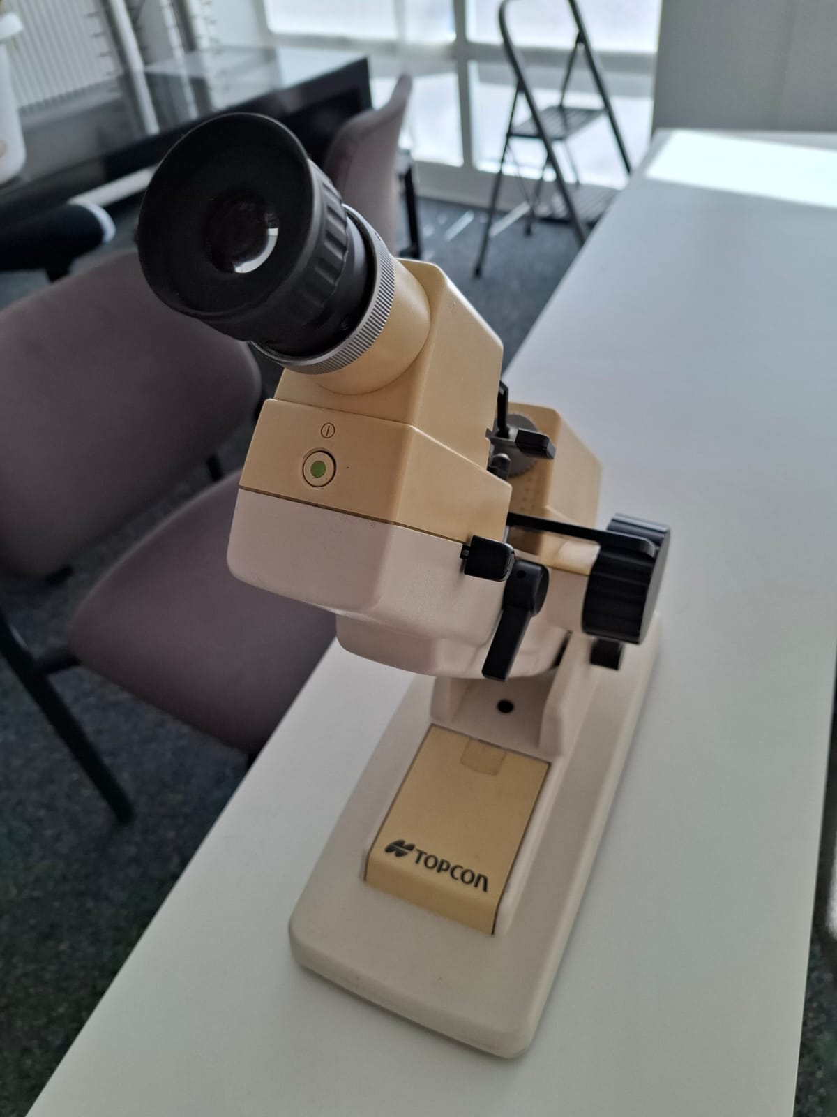 TOPCON LM-8 manueller Scheitelbrechwertmesser – funktionsfähig – Ansicht 2