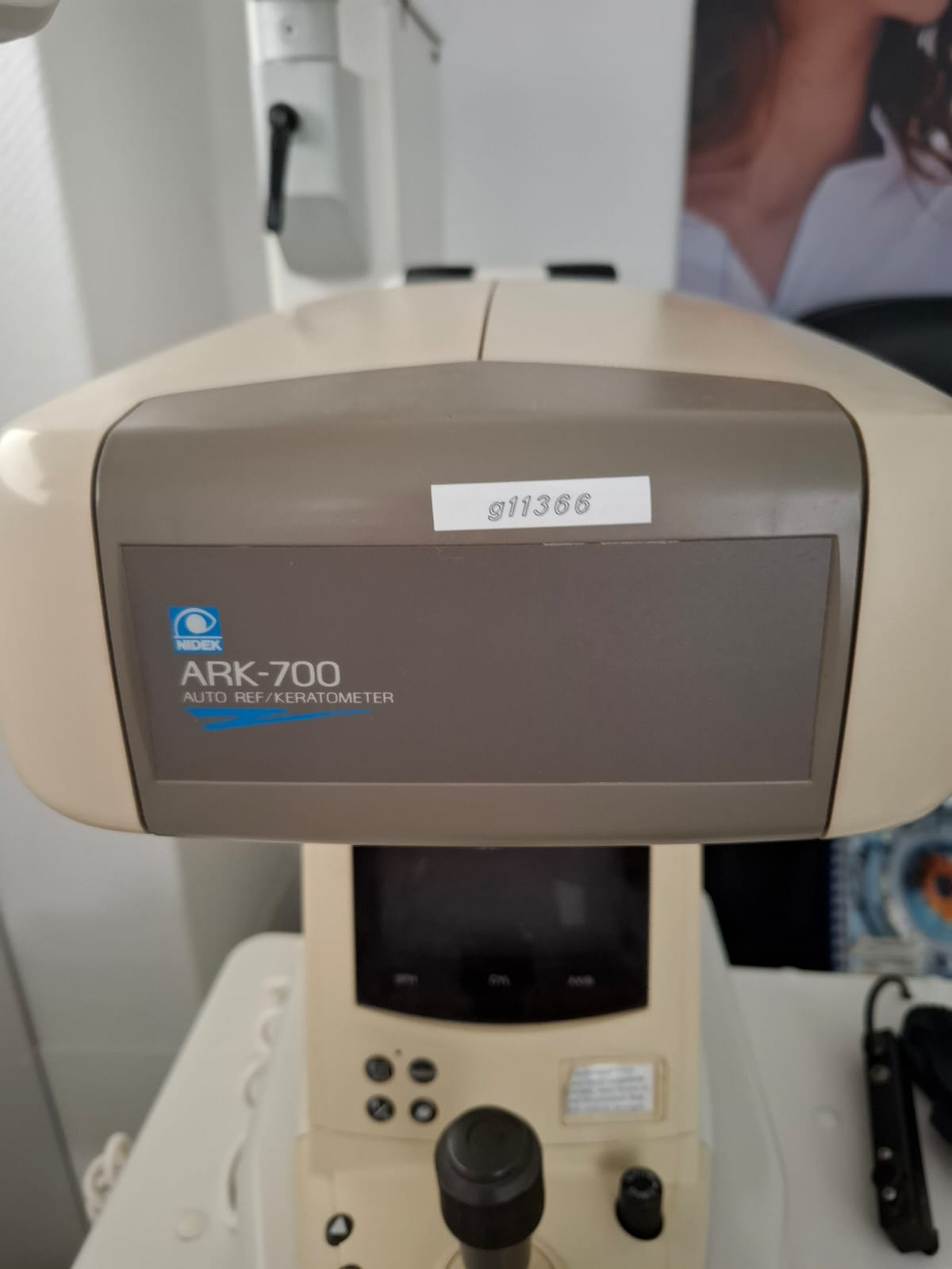 NIDEK ARK-700 Auto-Refraktometer/Keratometer – voll funktionsfähig – Ansicht 2