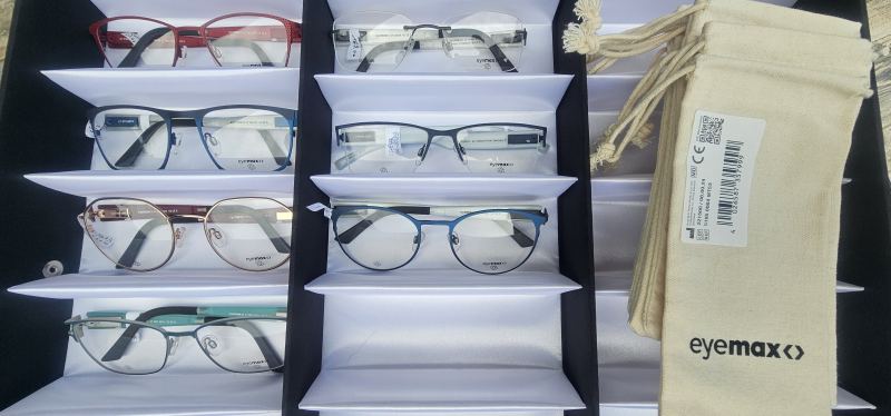 7 neue EYE MAX K+T Brillenfassungen mit Originalbeuteln