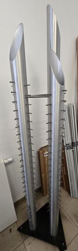 Exklusiver Aluminium Präsentationsständer – Design-Highlight für Ihr Geschäft – Ansicht 2