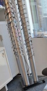 Hochwertiger Brillenständer aus Edelstahl für 59 Brillen