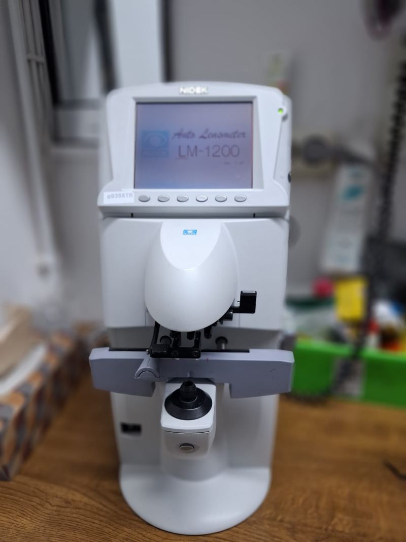 NIDEK LM-1200 automatischer Scheitelbrechwertmesser mit Drucker